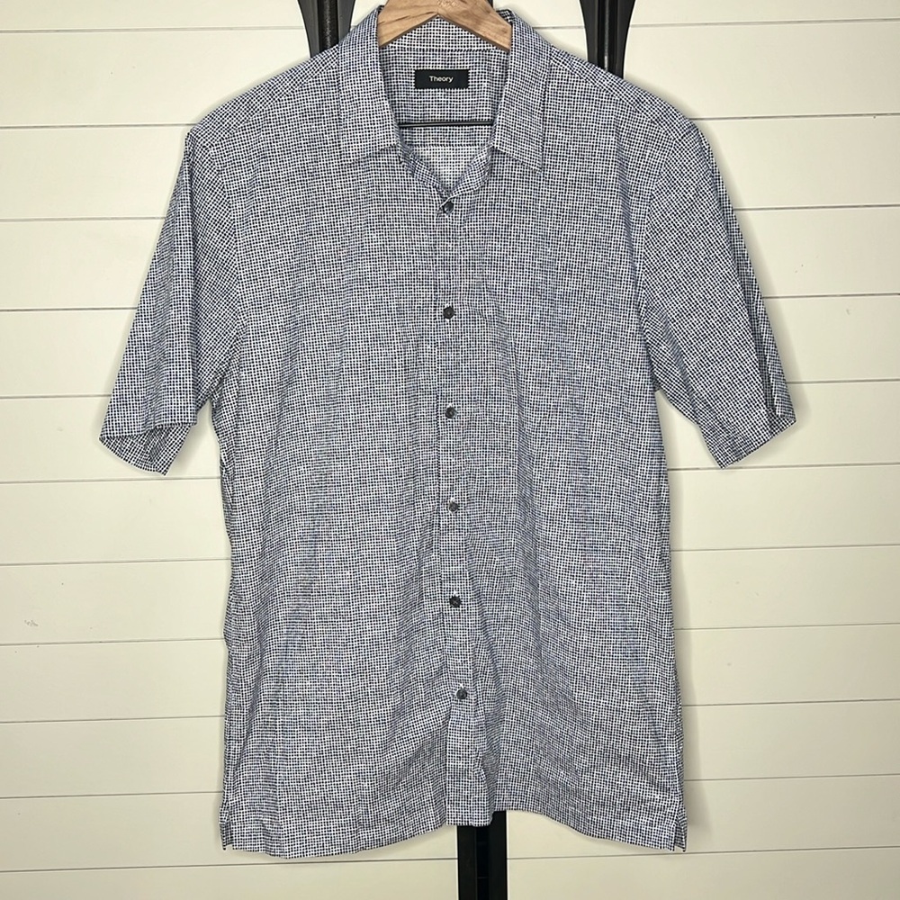 Theory geometric short sleeve woven button down Large